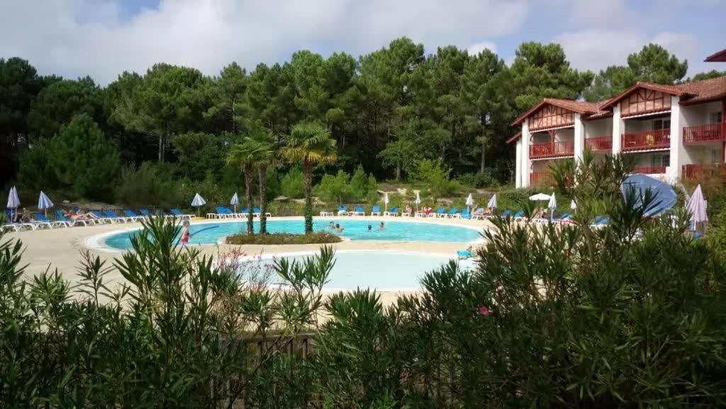 Appartement En Residence Pierre Et Vacance Au Golf Biscarrosse Εξωτερικό φωτογραφία